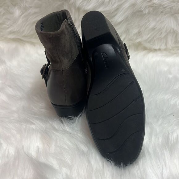 Clark’s Ingalls Dover Brown Side Zip Buckle Boots Booties. Sz 9 D20 - Picture 8 of 9